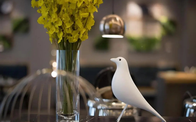 Homeinn Selected Hotel (Dandong Railway Station Post and Telecommunications Building)