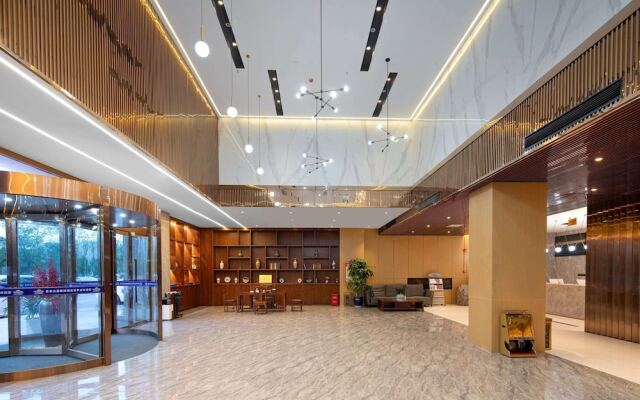 Microtel by Wyndham Miluo Downtown Hotel