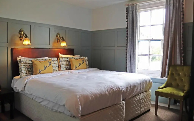 Shillingford Bridge Hotel