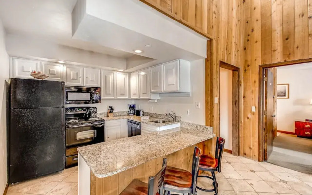 Westwind 403 1BD 2BA Gold Condo