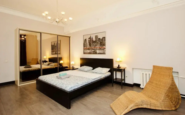 LUXKV Apartment on Zemlyanoy Val 52