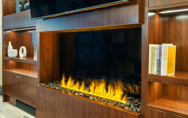 Comfort Suites Kelowna