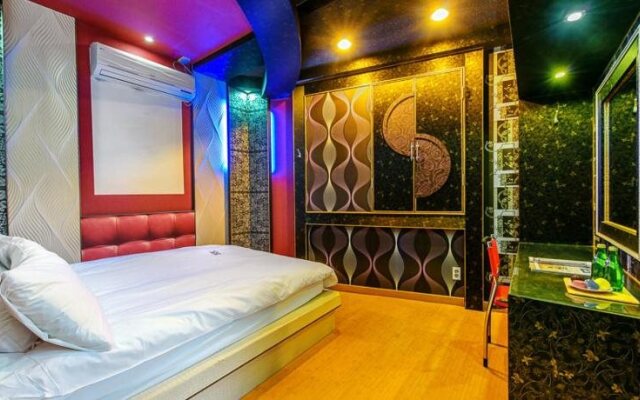 MK Hotel