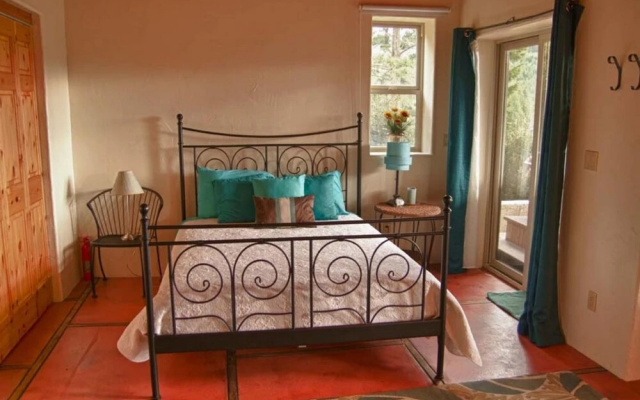 Bigfoot Lodge B & B
