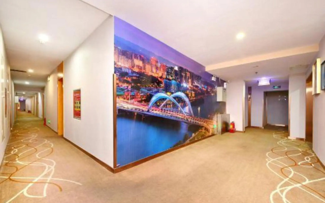 Huating Business Hotel