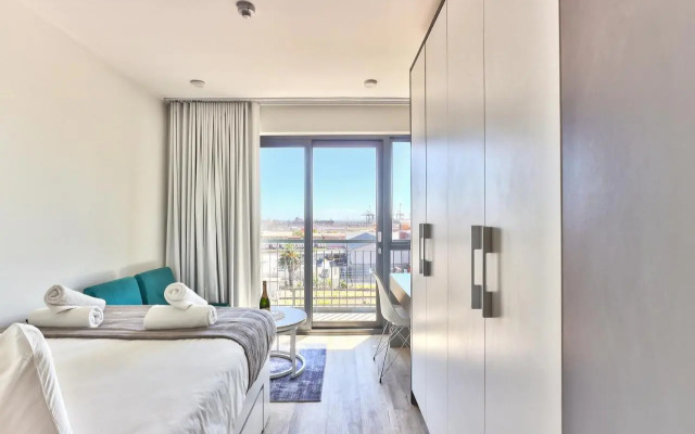 Stunning work pad on 1onAlbert- 601