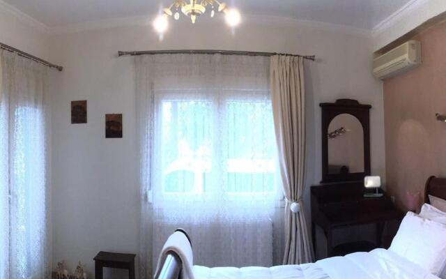 Corner House Volos