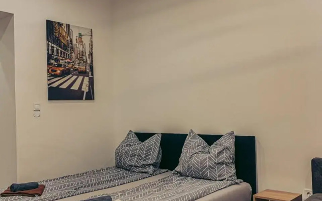 Heroes Square Apartment