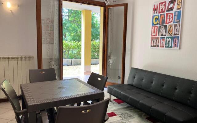 Apartment with Private Garden in Residence with Pool