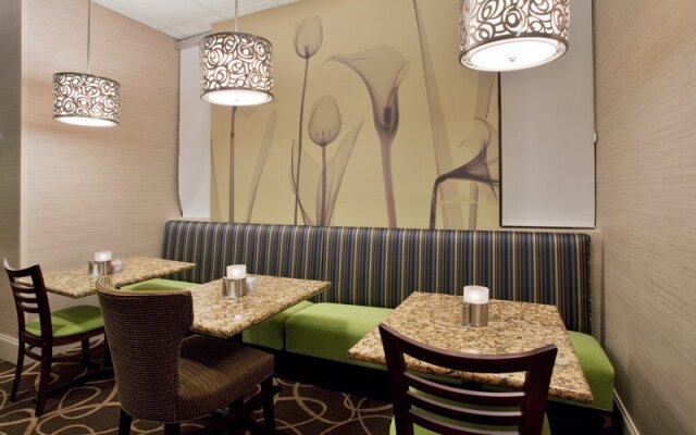 DoubleTree by Hilton Raleigh Midtown