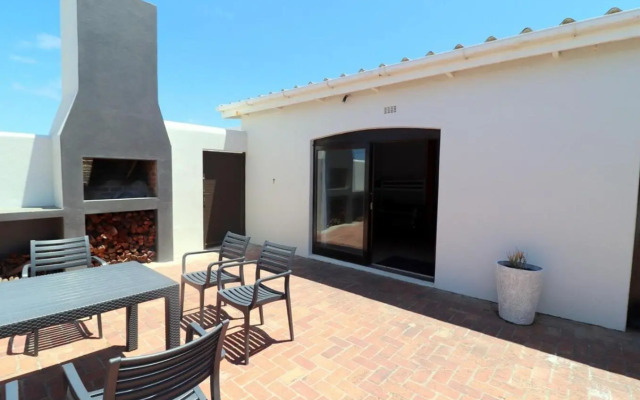 Naude House in Struisbaai