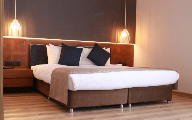 Nova Plaza Crystal Hotel