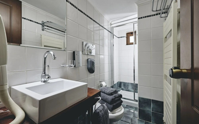Nostos Suites by White Hills