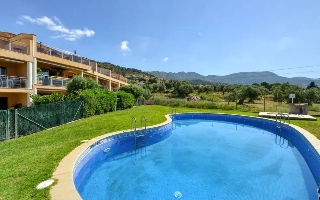 Apartment in El Mas Isaac With Pool