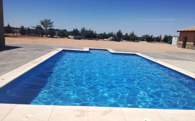 Villa With 4 Bedrooms in Villarrobledo, With Private Pool, Furnished Terrace and Wifi