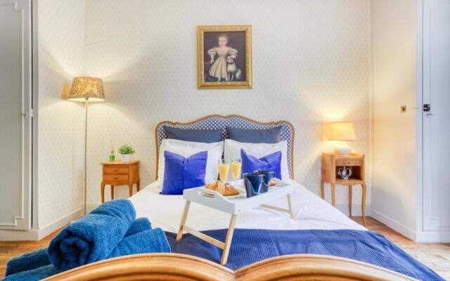 * Le Versaillais*2 min à pied du Château