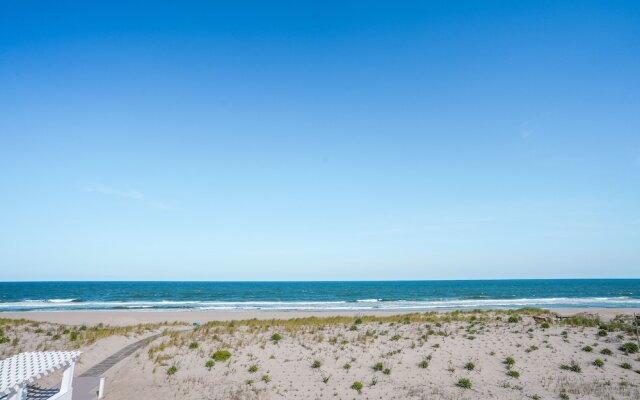 Spray Beach Oceanfront Hotel