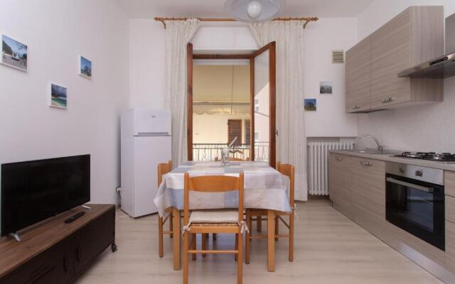 S173 - Sirolo, Ampio Trilocale Comodo Ai Servizi Sx