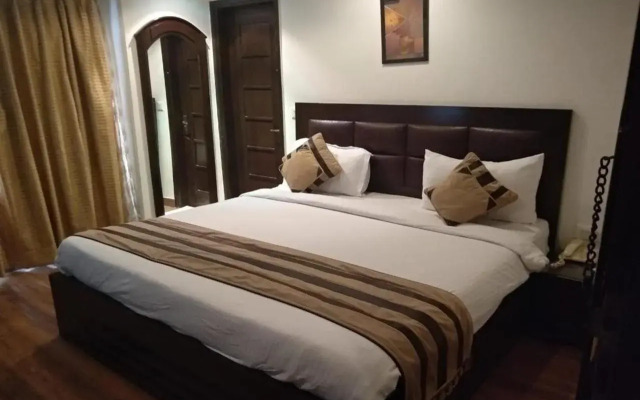Parkland Kailash Colony