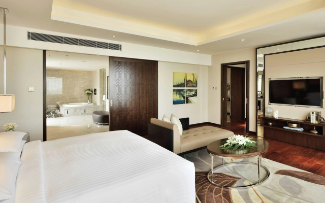 Kochi Marriott Hotel – Guest Rooms – Edappally