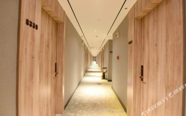 Super 8 (North Of Yihuan Mengcheng Road)