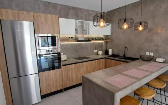 Courtyard Luxury Suites Marianthi