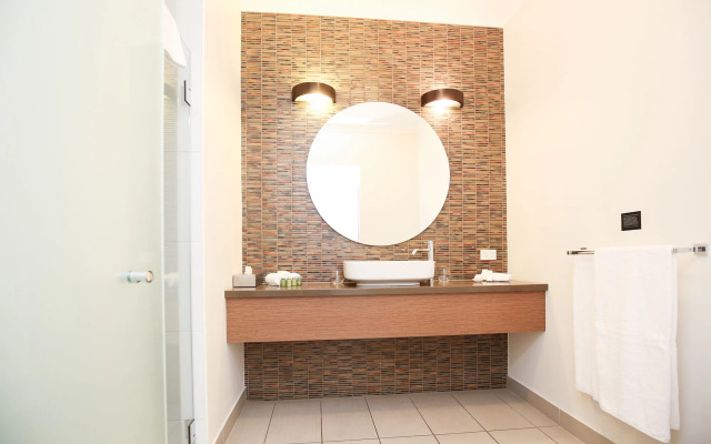 Indulge Apartments - Ontario