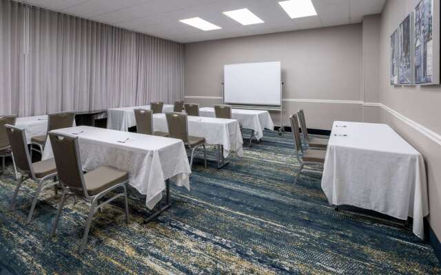 Baymont by Wyndham White Plains - Elmsford