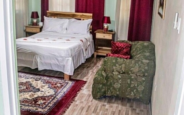 The Hamilton's Nature Villa