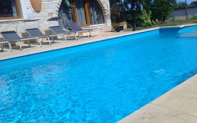 Family Rustic House With Private Pool