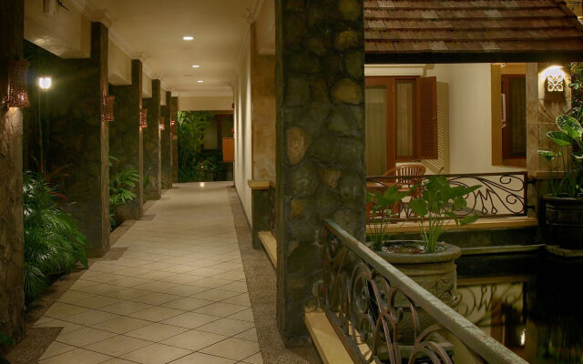 Lotus Garden Hotel