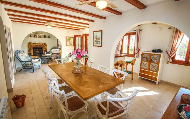 Simon - Pretty Holiday Property with Private Pool in Benissa