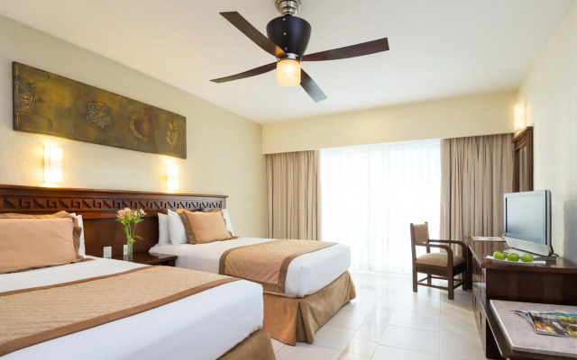 BlueBay Grand Esmeralda All Inclusive