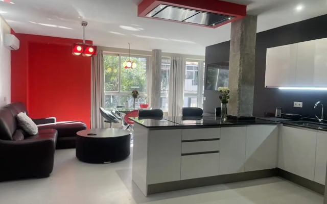 LaHola Glam Suites