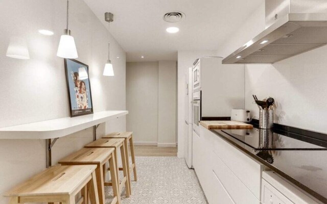 Stylish 4 bed Apt in the Center