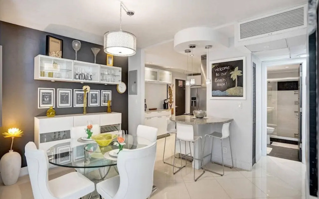 Luxury Beachfront Tides