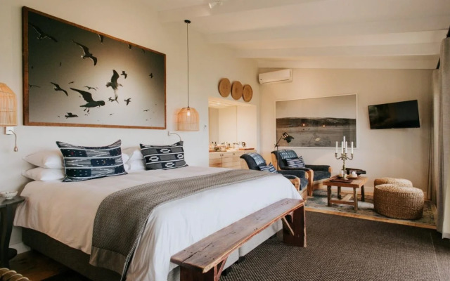 Emily Moon River Lodge