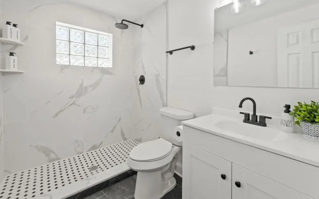 Sunny Palmetto Oasis: 4br Home With Private Pool 4 Bedroom Home by RedAwning
