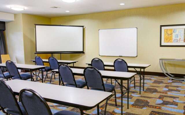 Comfort Suites