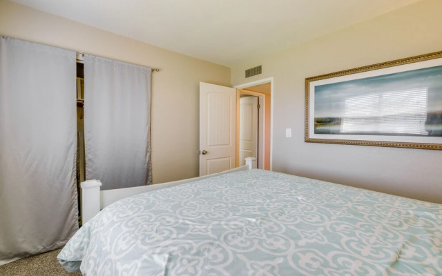 Charming Tempe Home w/ Pool & Putting Green!