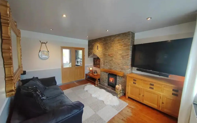 Cozy Blackpool Retreat With 3 Bedrooms