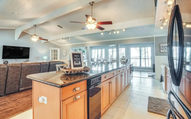 Secluded Avinger Home w/ Lake Access!
