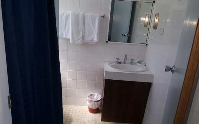 Nightcap at Queens Beach Hotel