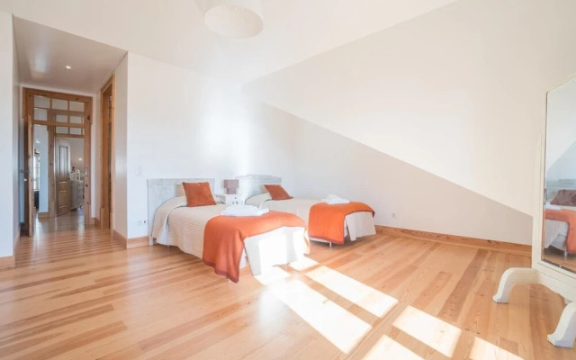 Superb Flat Cathedral & River View