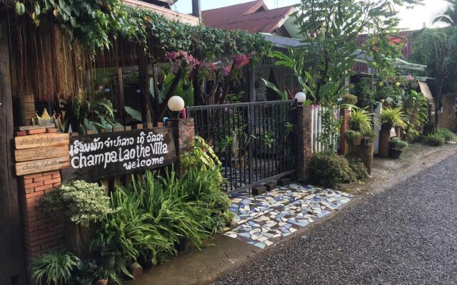 Champa Lao Bungalows