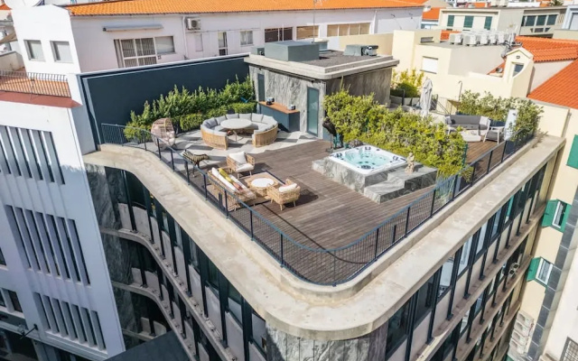 Jacuzzi Terrace Pool at Savoy Insular