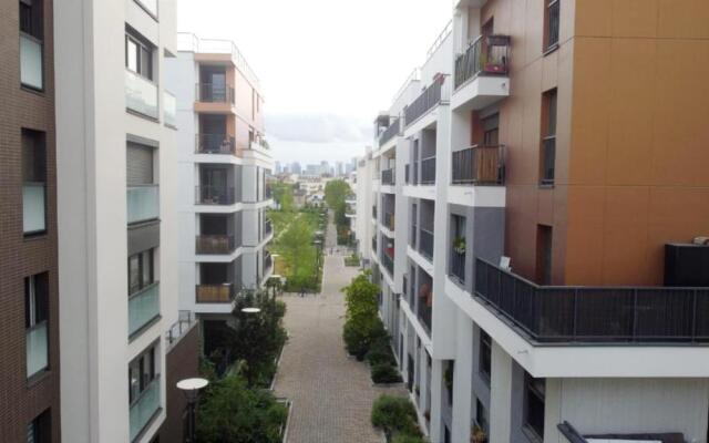 Luxury Apartment near Paris la Défense with secured Parking