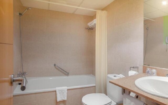RH Casablanca & Suites Hotel