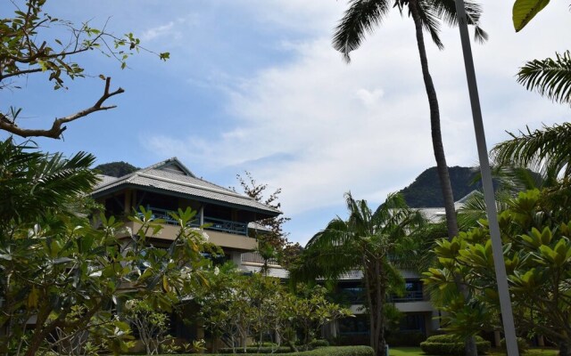 Phi Phi Island Cabana Hotel