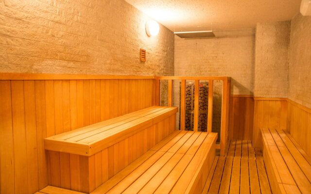 Rex Inn Kawasaki - Caters to Men